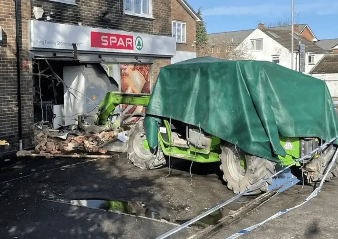 Retford JCB Ram-Raid: Gang Smashes SPAR Wall in Dawn Cash Machine Heist – Police Hunt White Van Witnesses