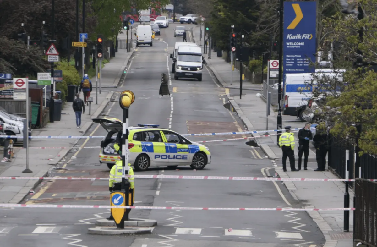 Early Morning Triple Stabbing in Croydon: One Arrested as Police Seal St James Road Junction