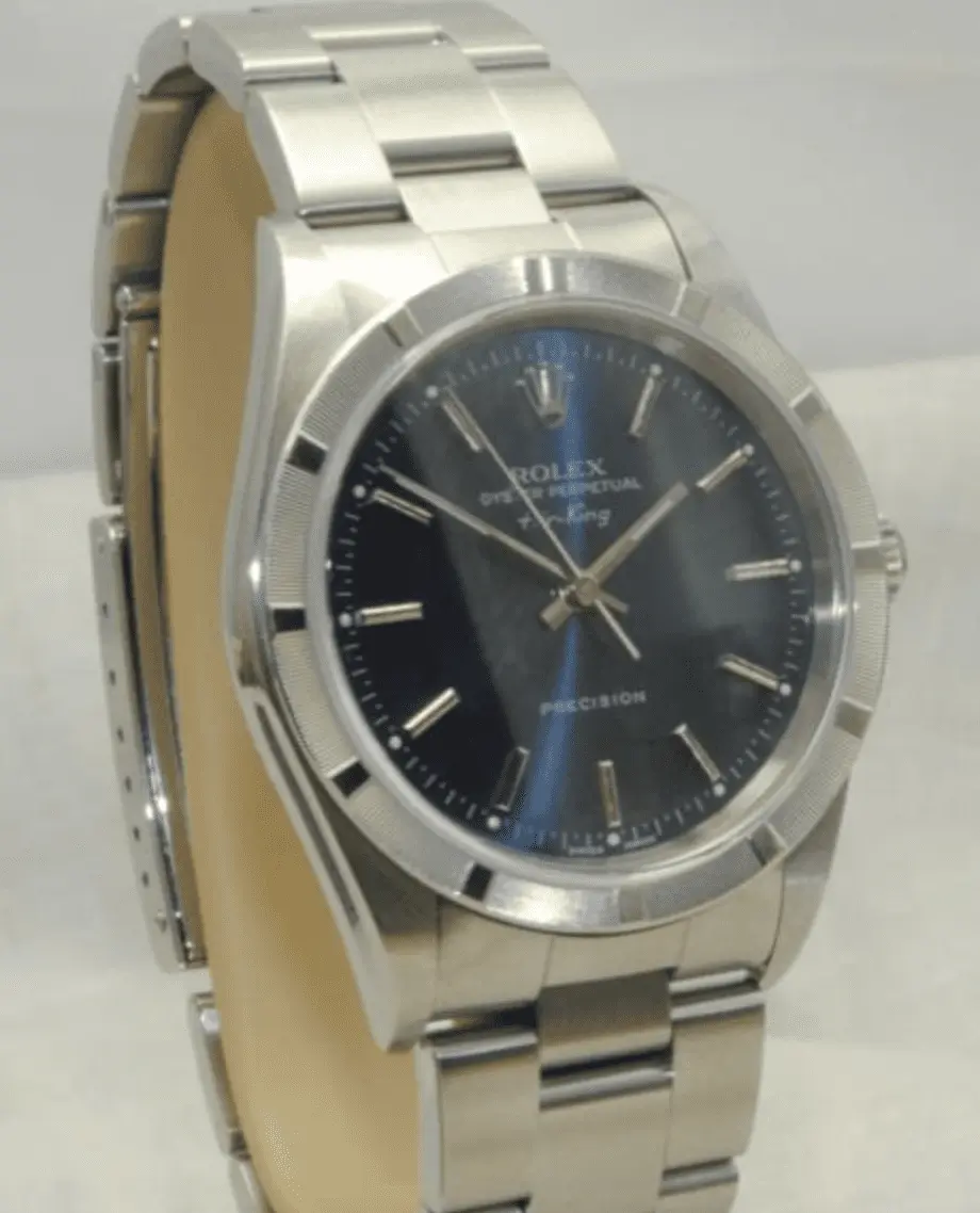 Detectives investigating a Rolex robbery in Tunbridge Wells have released CCTV images