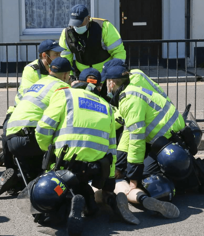 A Male Was Arrested Today In #dover After Officers Chased Him Around The Town Centre And Seafront