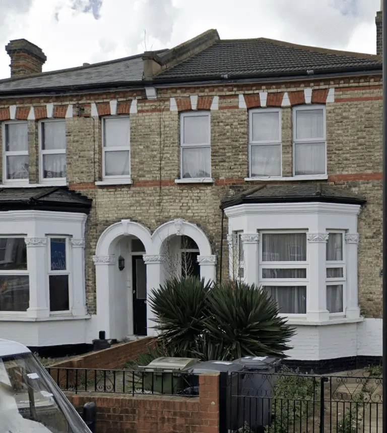 Streatham Flat Blaze: Man Rescued but Dies After Fiery Buckleigh Road Fire