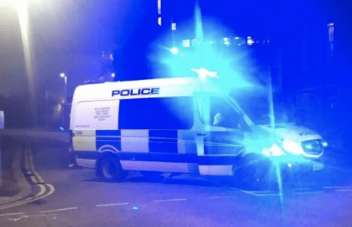 The Man Was Taken To Hospital After A Group Fighting With Knives In Plumstead Stabbed Him