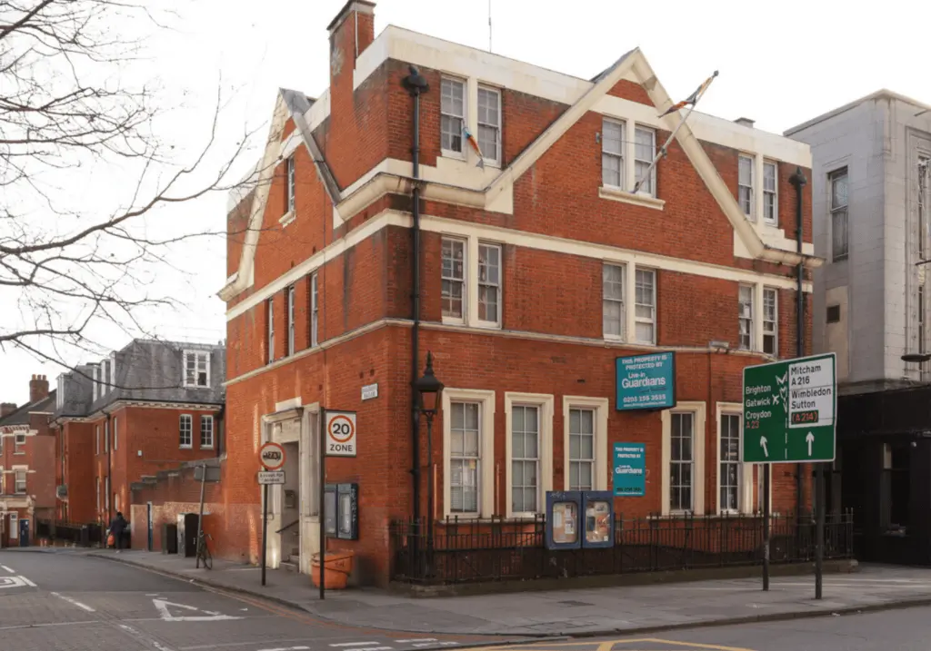 Streatham Police Set Ablaze In South West  London