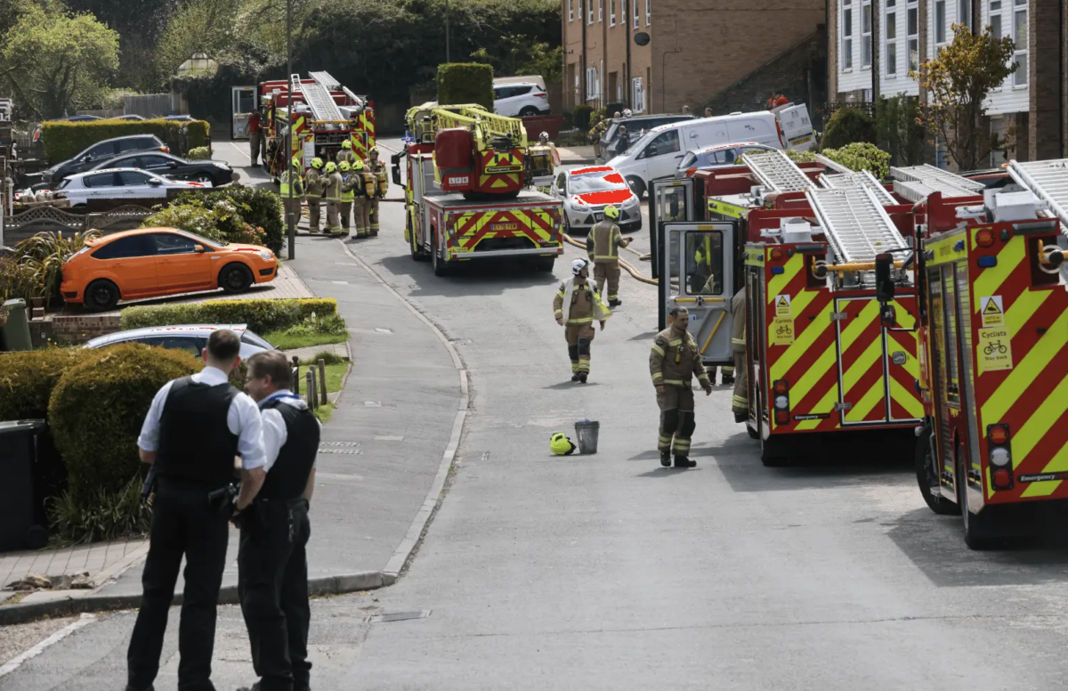 Biggin Hill Roof Blaze Sees Six Fire Engines, 40 Firefighters Rush to Evacuate Homes—No Injuries Reported