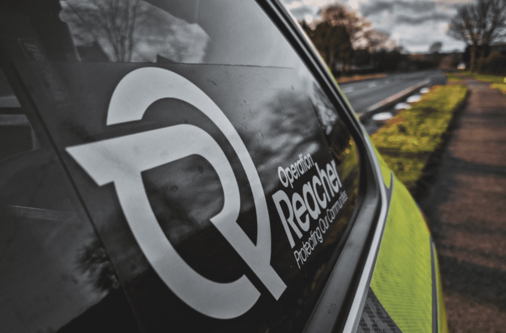 During The Execution Of A Warrant, Police Discovered A Samurai Sword And A Suspected "zombie Knife."