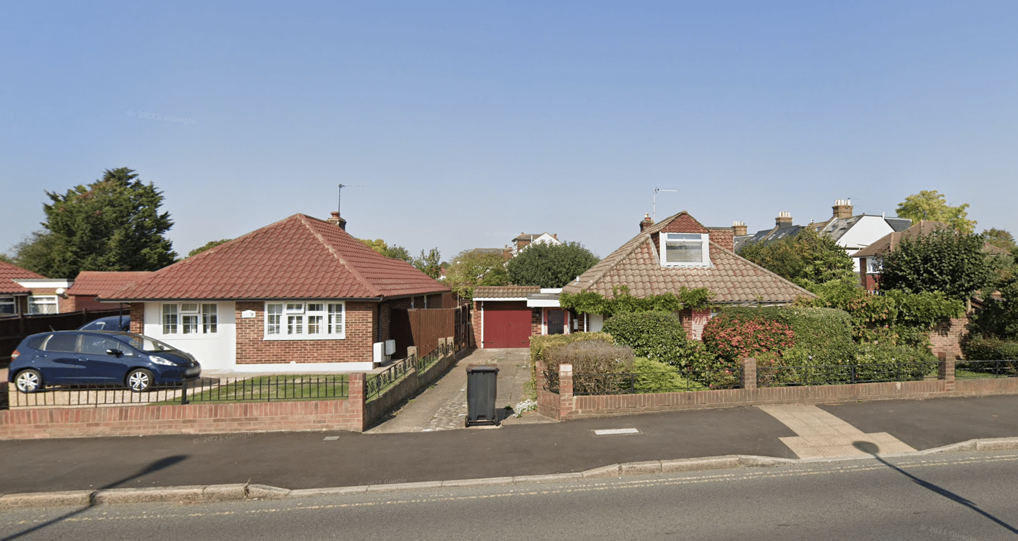 UPDATED: Fatal fire investigation launched in West Molesey after Boxing Day blaze – (ID 538249)