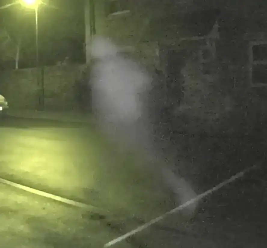 Police Are Looking For Witnesses After A Woman Was Pushed In The Face And Her Phone Was Stolen In Trowbridge