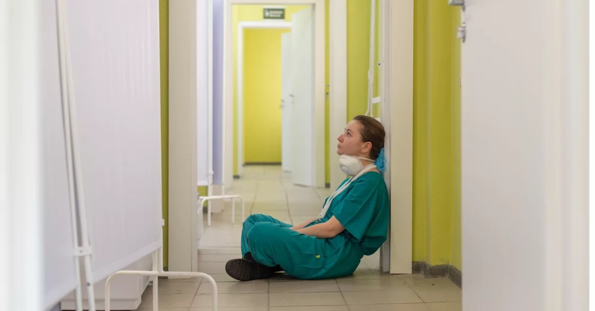 More Than A Million Nhs Staff In England Are Set To Receive A 5% Pay Rise And A One-off Payment Of At Least £1,655 After Health Unions Agreed To The Deal