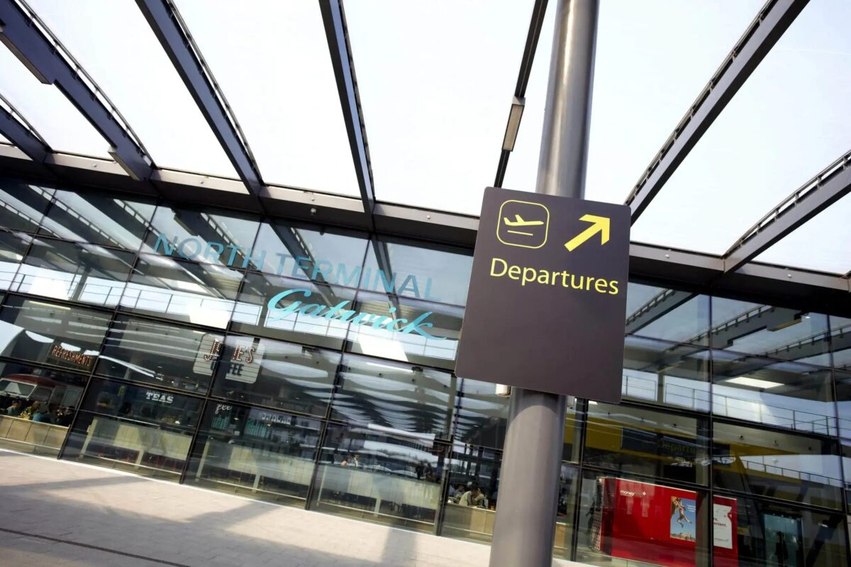 Gatwick Self-Check Kiosk Glitch Causes Travel Delays – Airport Scrambles to Fix Fault