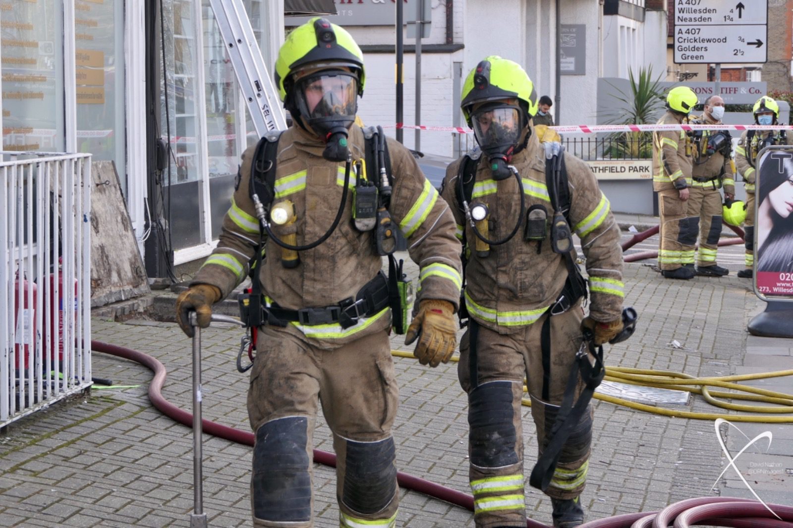 A Large Sinkhole Has Formed  In Bexleyheath, It Is Said To Be 25 Feet Deep