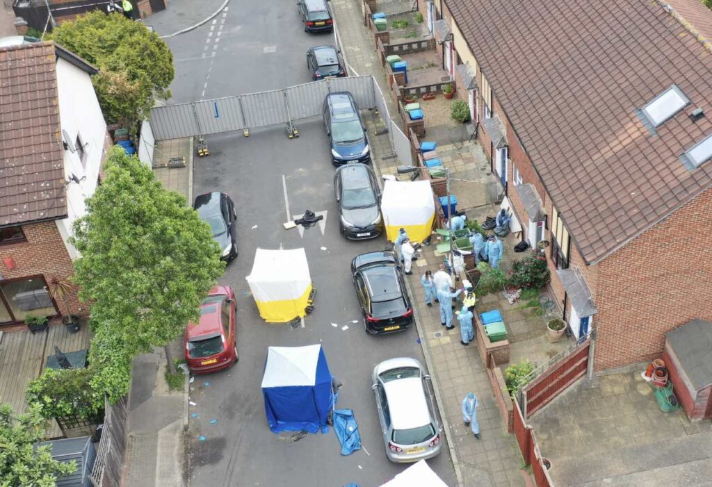 Police Officially Name Bermondsey Four Murdered In Cold Blood At South East London Property  As Suspect Remains In Hospital