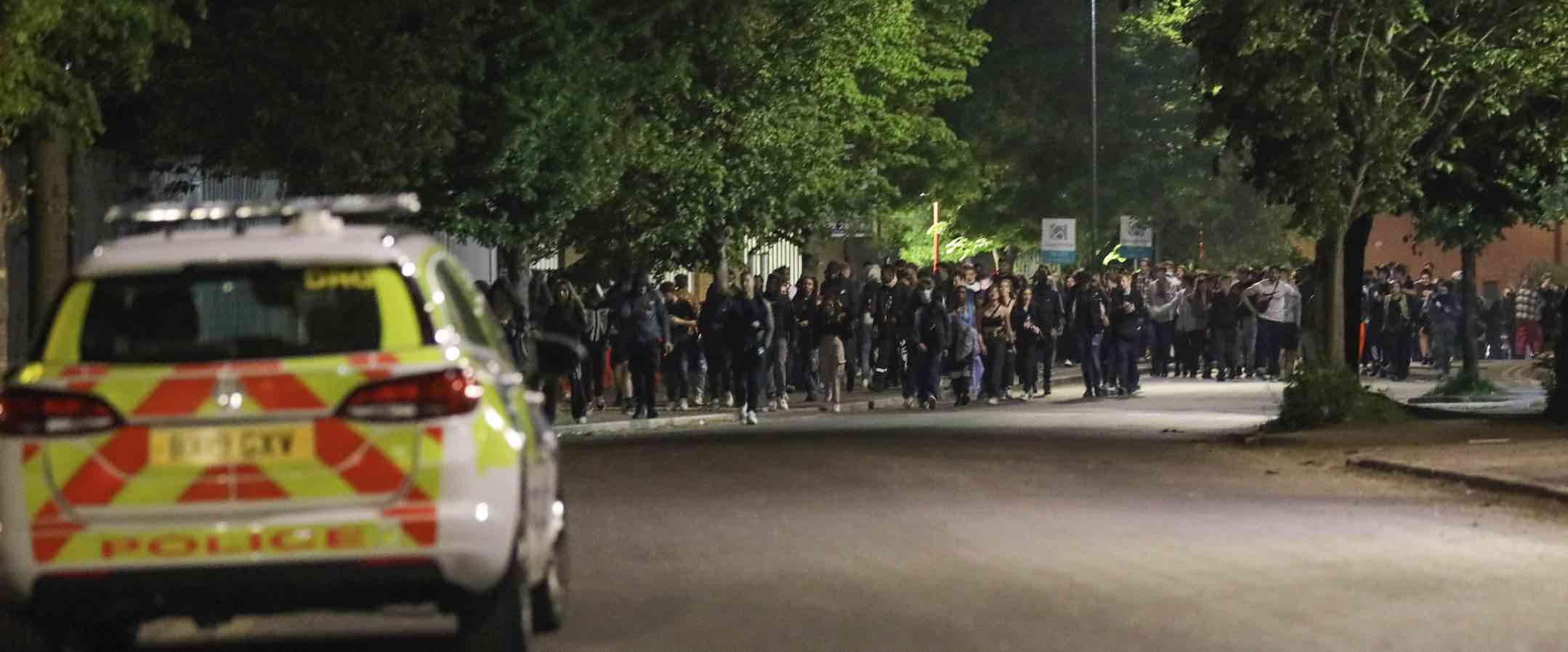 Police Break Up Illegal  South East London Warehouse Rave Packed Full Of Covidiots