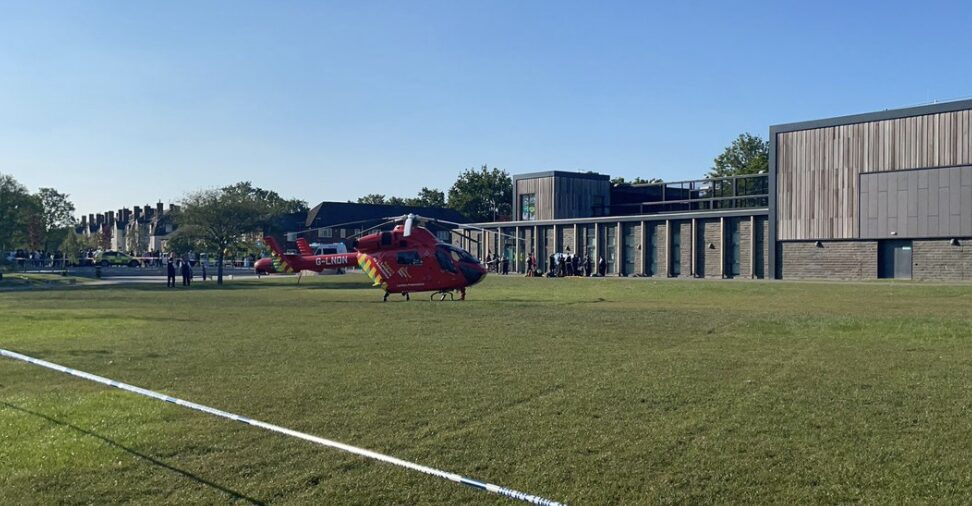 Police Launch Murder Investigation  In Edgware After 18 Year Old Boy Is Stabbed To Death And Have Arrested Seven
