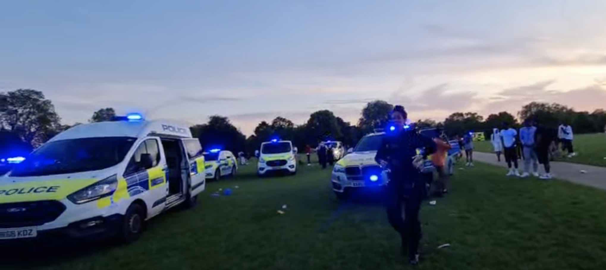A Young Man Has Been Rushed To Hospital After He Was Stabbed Repeatedly In #hydepark