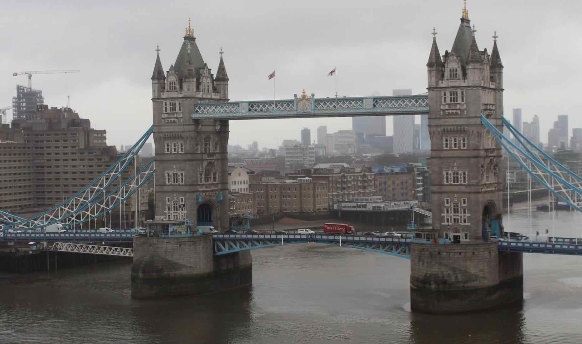 Emergency Services Called To Concern For Welfare  On London Bridge.