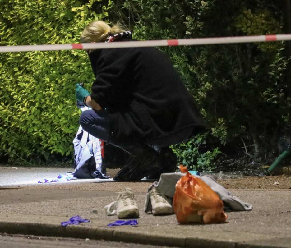 Triple Stabbing In Carshalton Three Men Were Found  With Stab Wounds