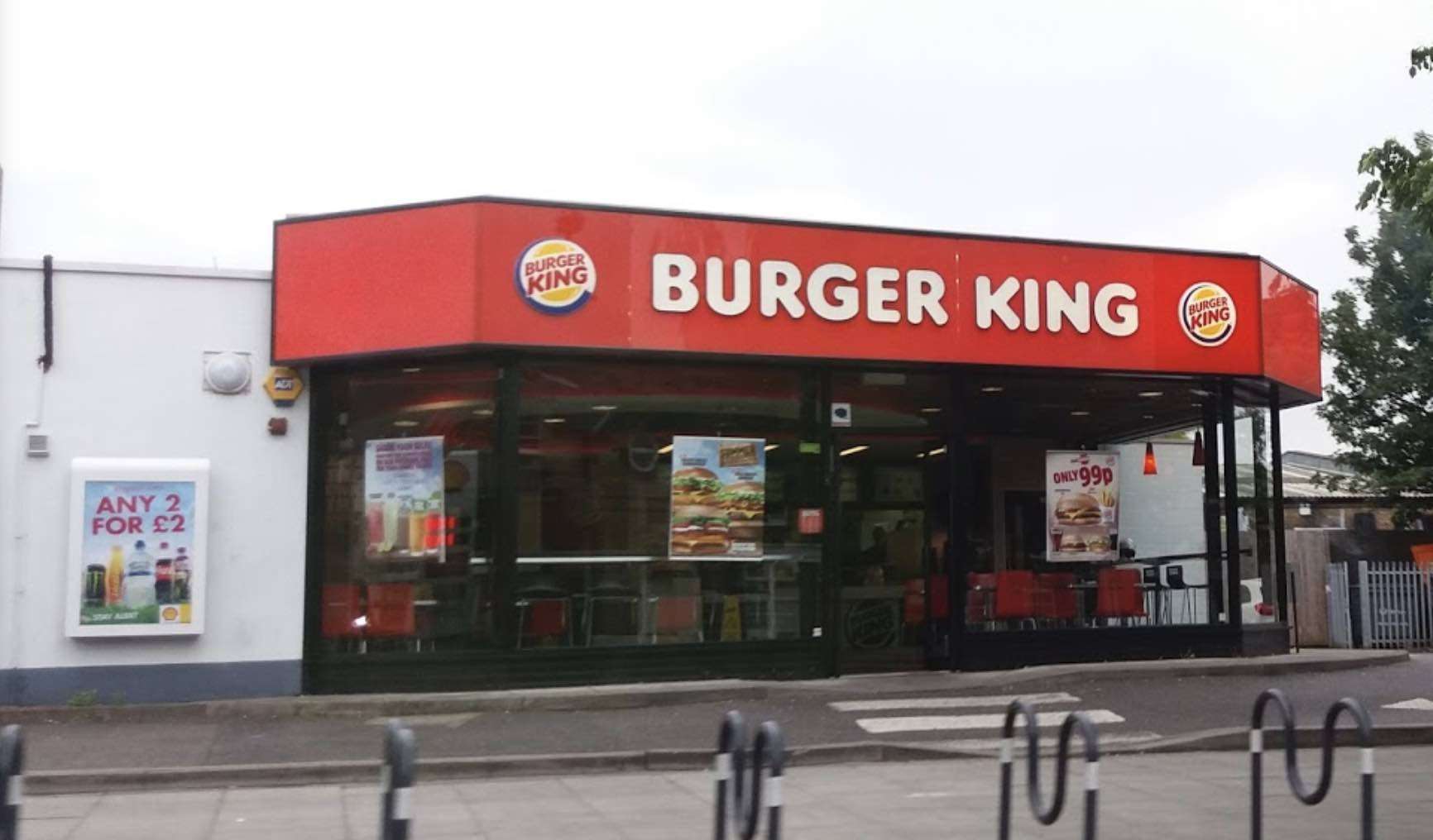 Police Called To Burgar King In Balham Following The Discovery Of A Suspect Package