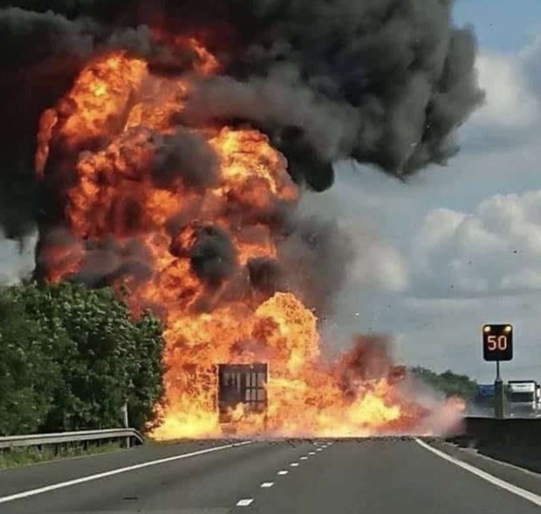 M11 Motorway Set To Remain Closed Until At Least 8am Thursday After Major Hgv Blaze  Damages Carriageway
