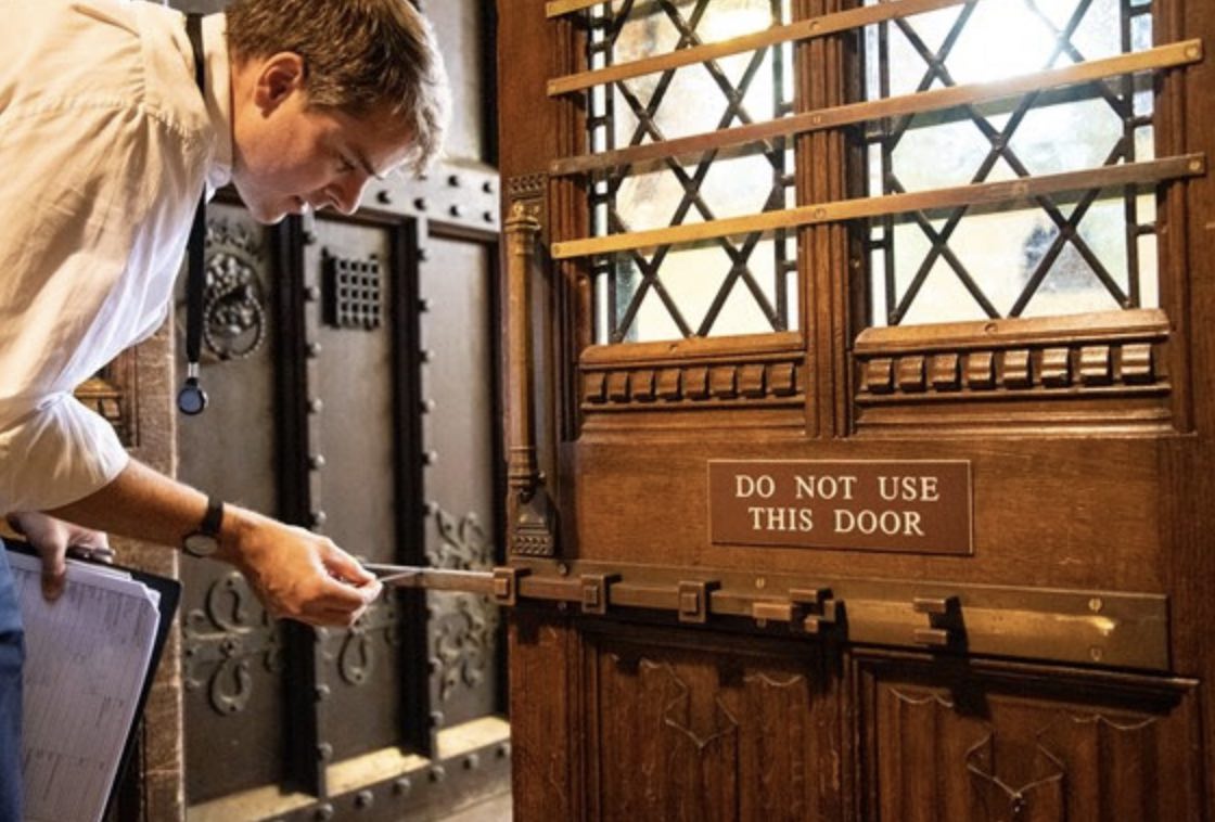 Crumbling Stones, Cracking Ceilings And Warping Windows In The Houses Of Parliament Were The Subject Of Several Thousand Hours Of Recent Investigations By Teams Of Experts From Across The Uk, As Part Of Work To Plan The Essential Restoration Of The Palace Of Westminster