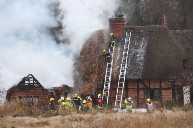 Fire Rips Through A Thatched Property Near Romsey.