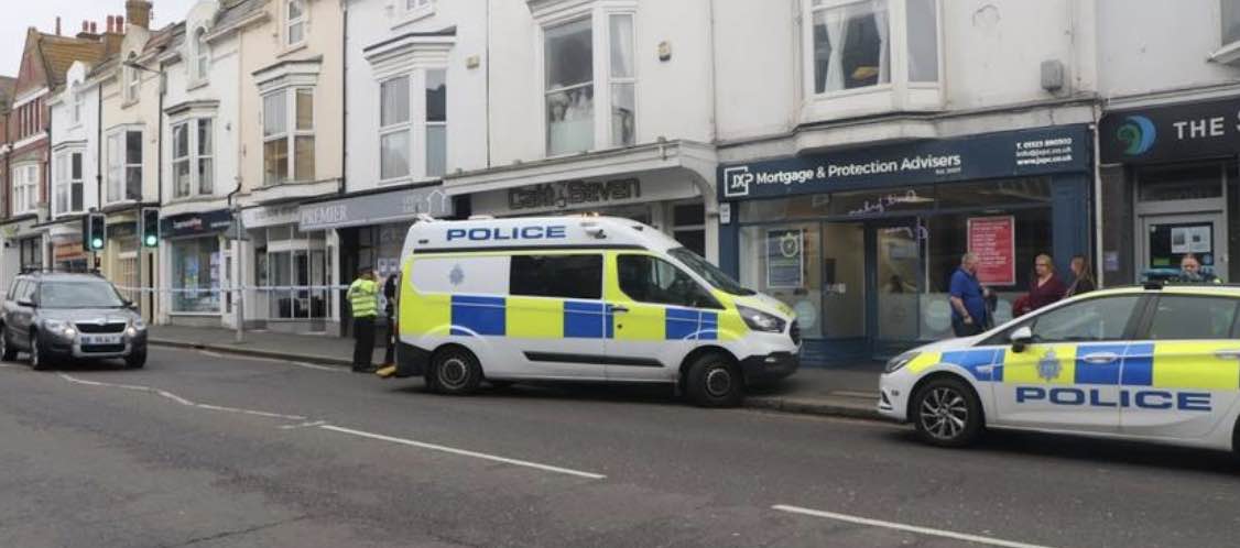 Police Sealed Off Parts Of The Pavement In #seaford On The A259 This Afternoon After An Altercation Between 2 People