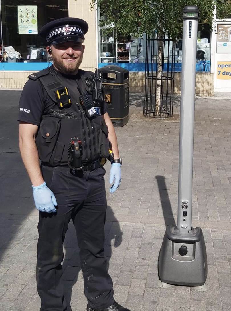 Visitors to #Maidstone may see Police officers out and about with their knife bar this week. The town’s community policing team will be w…