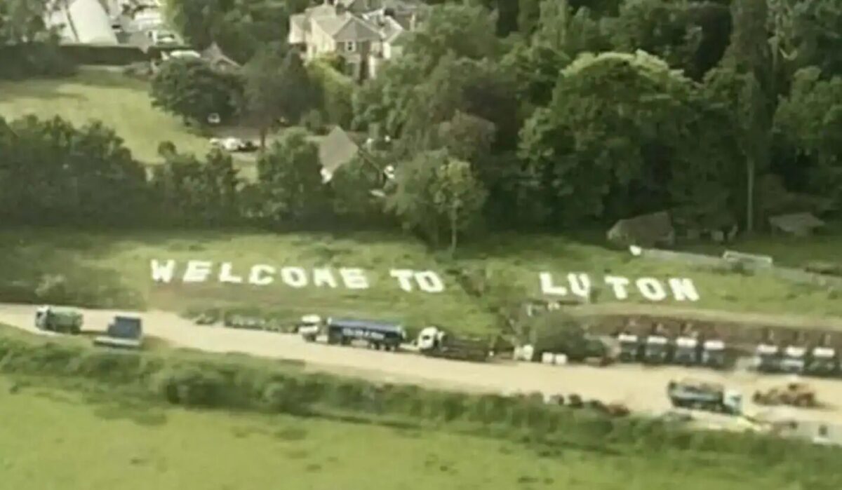 Gatwick’s ‘Welcome to Luton’ Sign Blunder Leaves Passengers Baffled