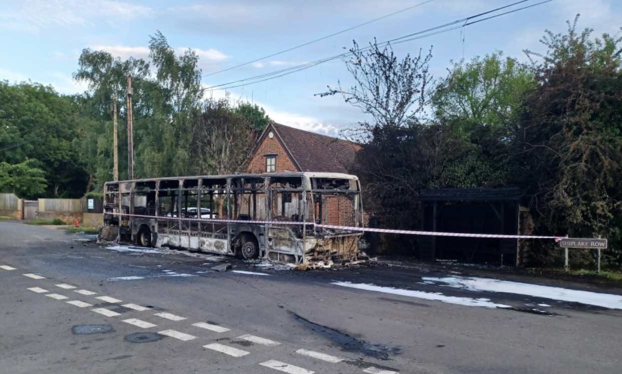 Pumps From Oxfordshire And Berkshire Fire And Rescue Services Were Call To This Bus Well Alight In Henley On Thames.