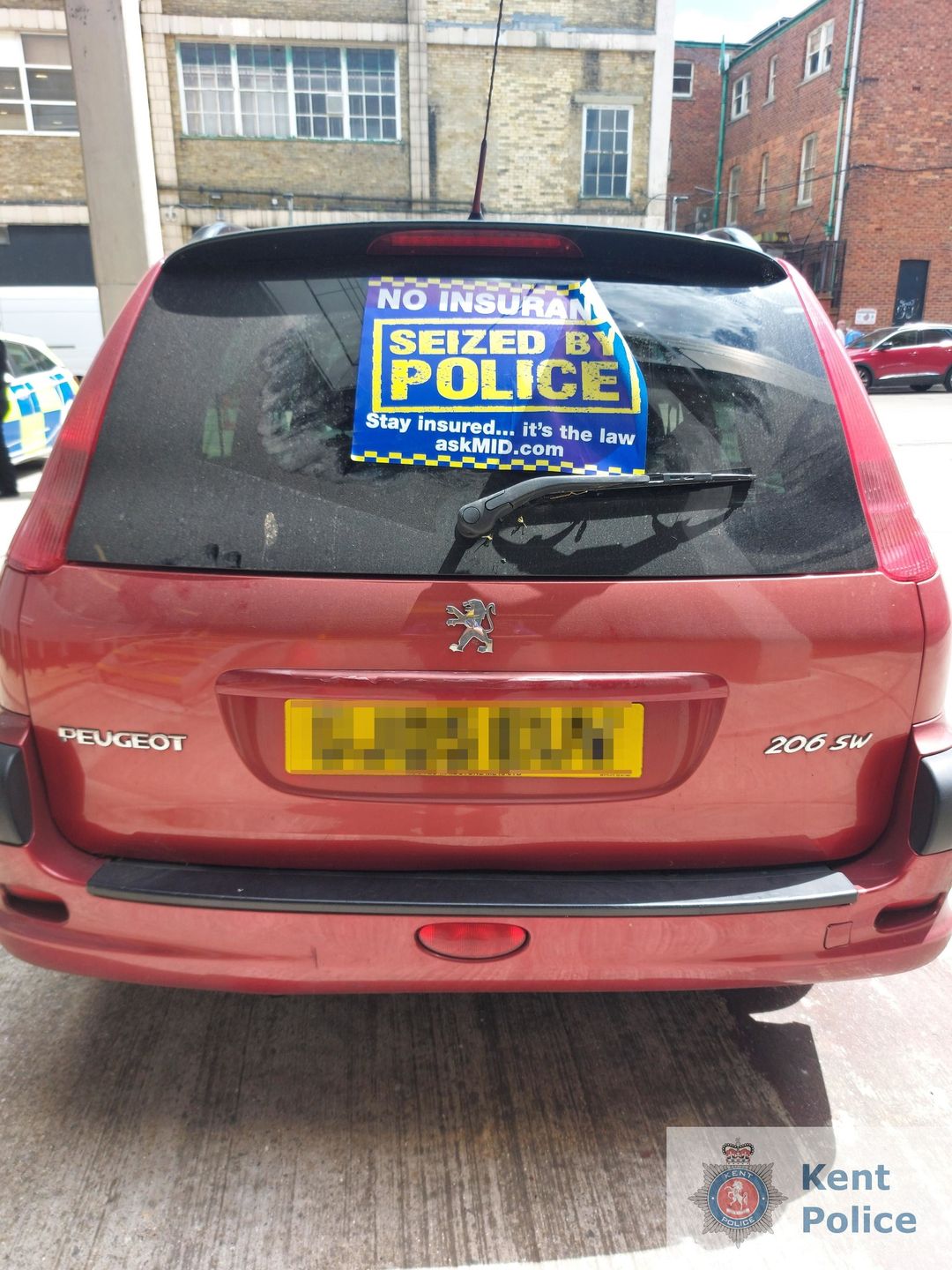 During recent road safety operations, volunteer police officers from the Special Constabulary on East Division issued 100 Traffic Offence…