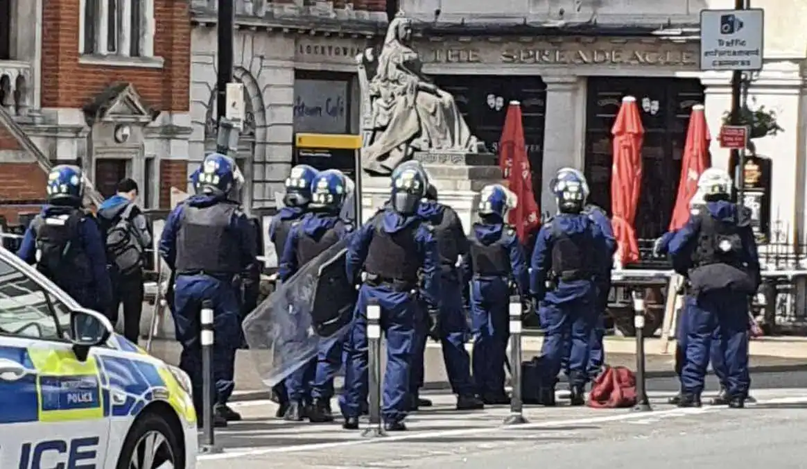 Man in stand off with armed police in the centre of Croydon