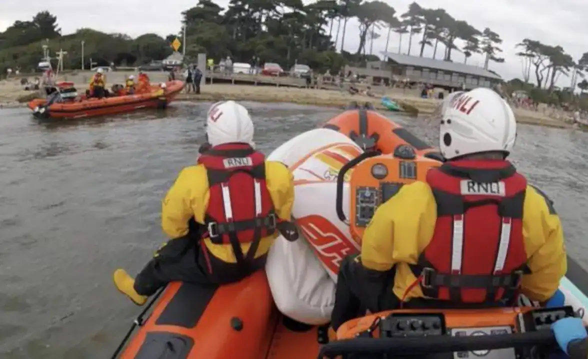 Builder, Unable to Swim, Drowns Testing Paddle Board Off Lepe Beach