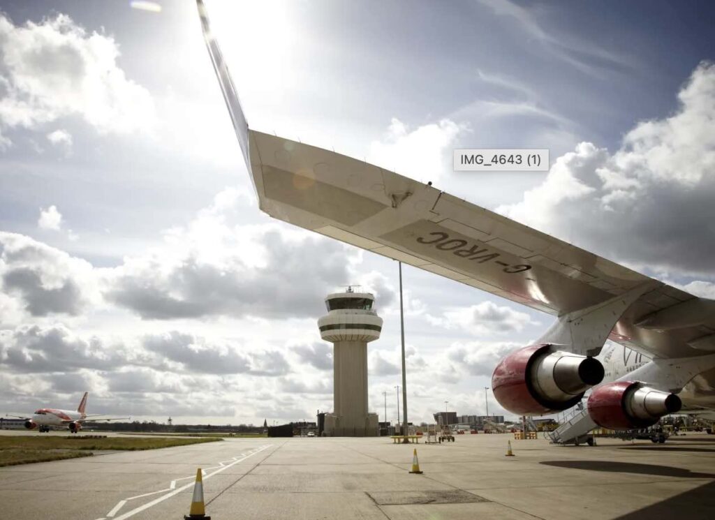 Gatwick Airport has apologised after a disabled lady claimed to have waited 90 minutes on a plane for assistance to get off at Gatwick Ai…