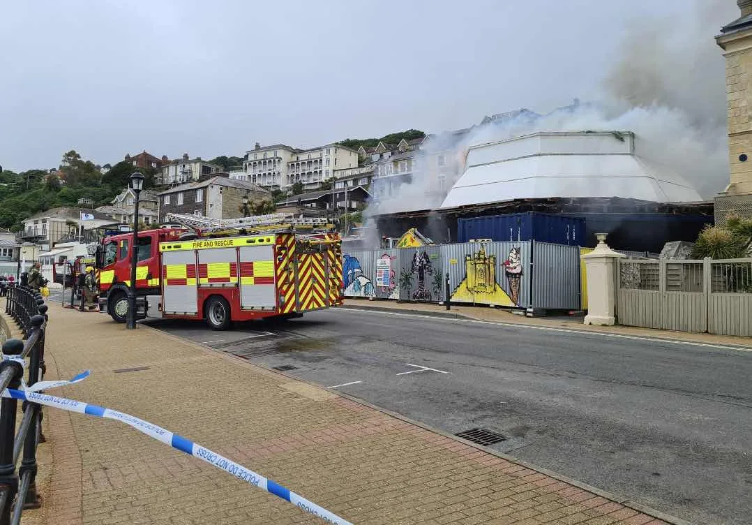 Black Smoke and Flames Engulf Old Gaiety Arcade in Ventnor as Firefighters Battle Fierce Blaze