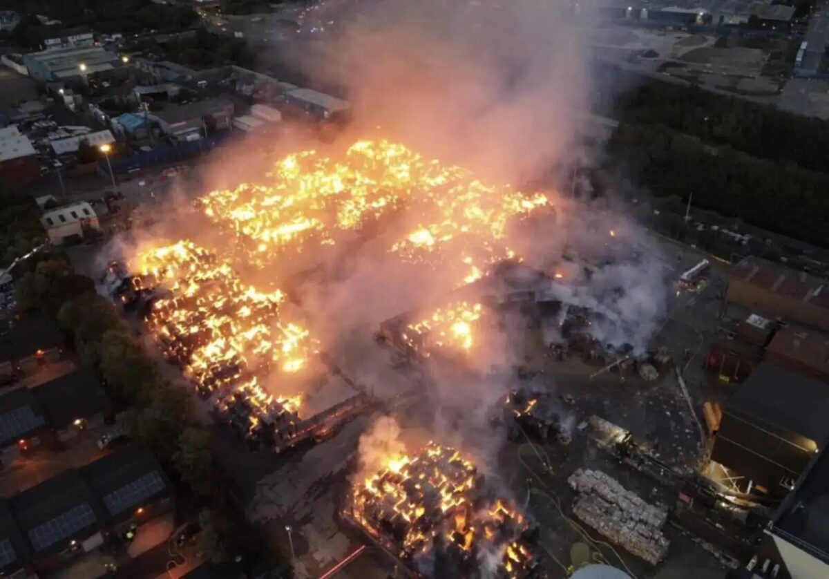 Massive Warehouse Fire in Birmingham Sparks Major Incident, Over 20 Fire Trucks Battle Blaze