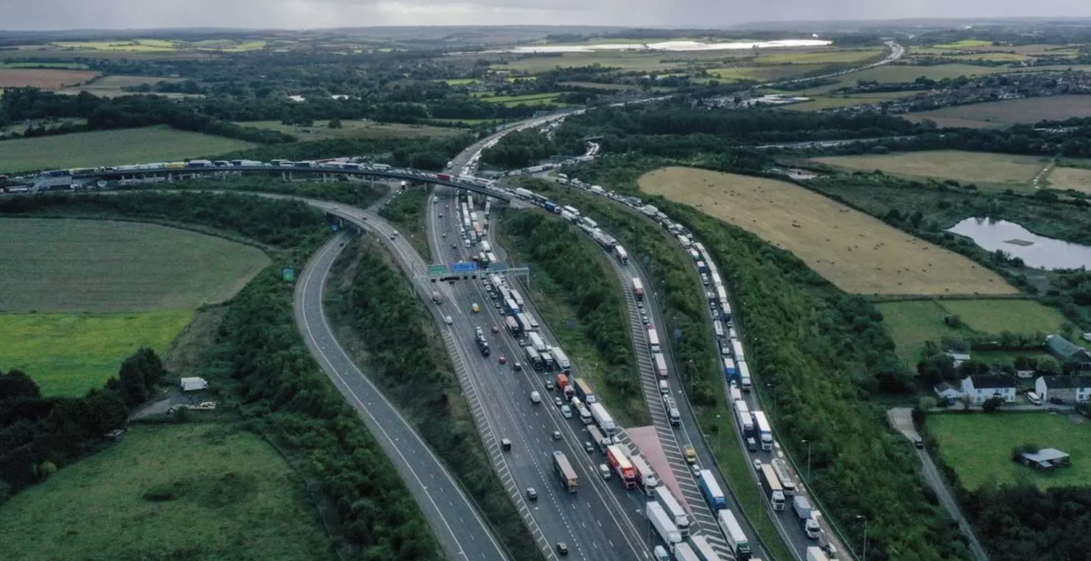Lanes 2, 3 And 4 (of 4) Of The A282 Southbound Between J1a And J1b Are Currently Closed, Affecting Traffic Travelling From Essex To Kent Via The Dartford Crossing