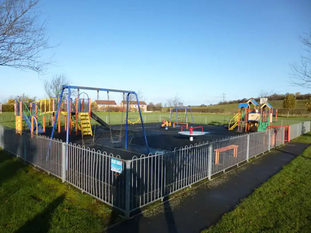 Blonde Woman’s Unleashed Spaniel Bites Toddler in Carlisle Park – Police Urge Witnesses to Come Forward