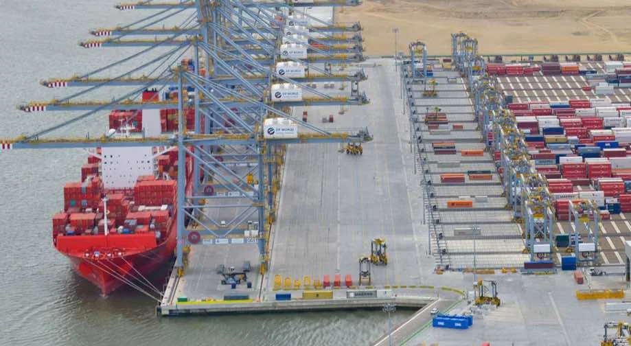 Injured Southampton docks crane driver rescued from cab 150ft up by firecrews