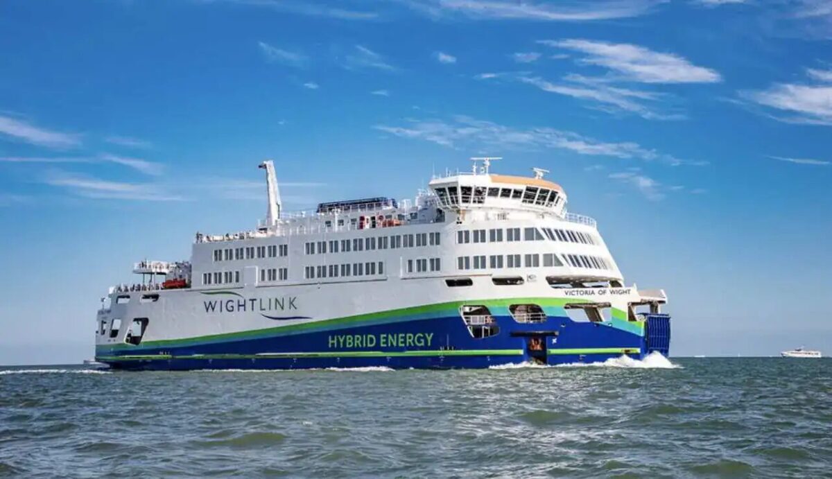 Mechanical issues have caused the two hour delay on Wightlink between Portsmouth and the Isle of Wight
