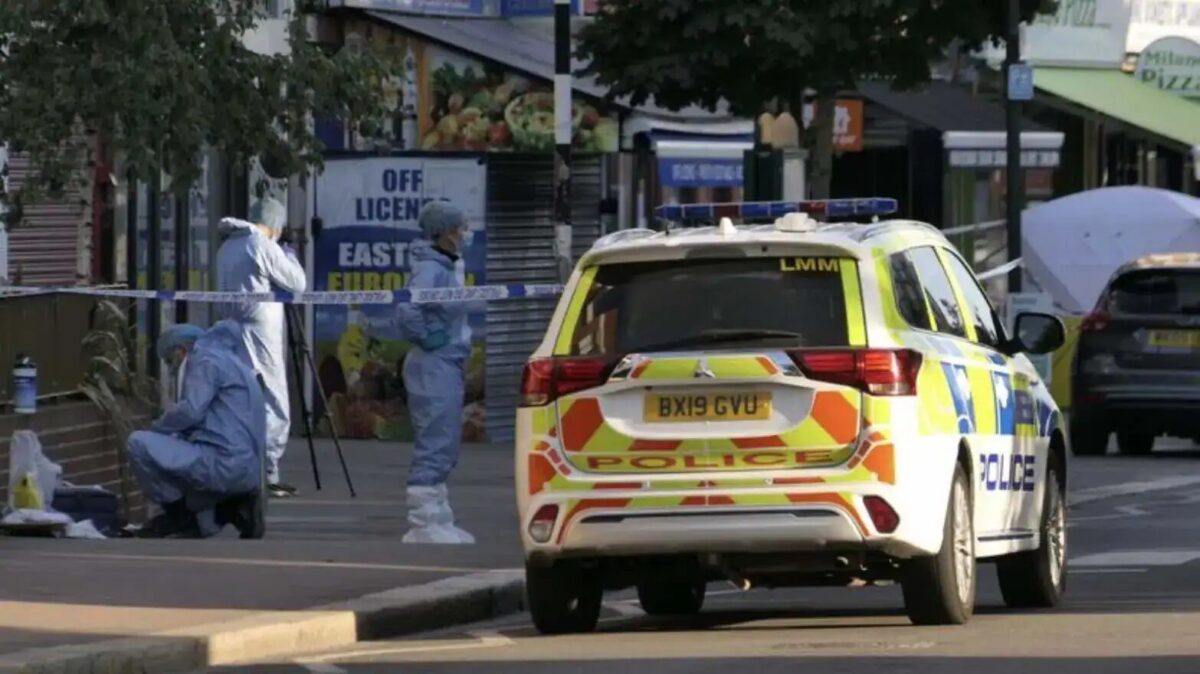 Teen Stabbed in Broad Daylight on Leytonstone High Road After Pleading for Help