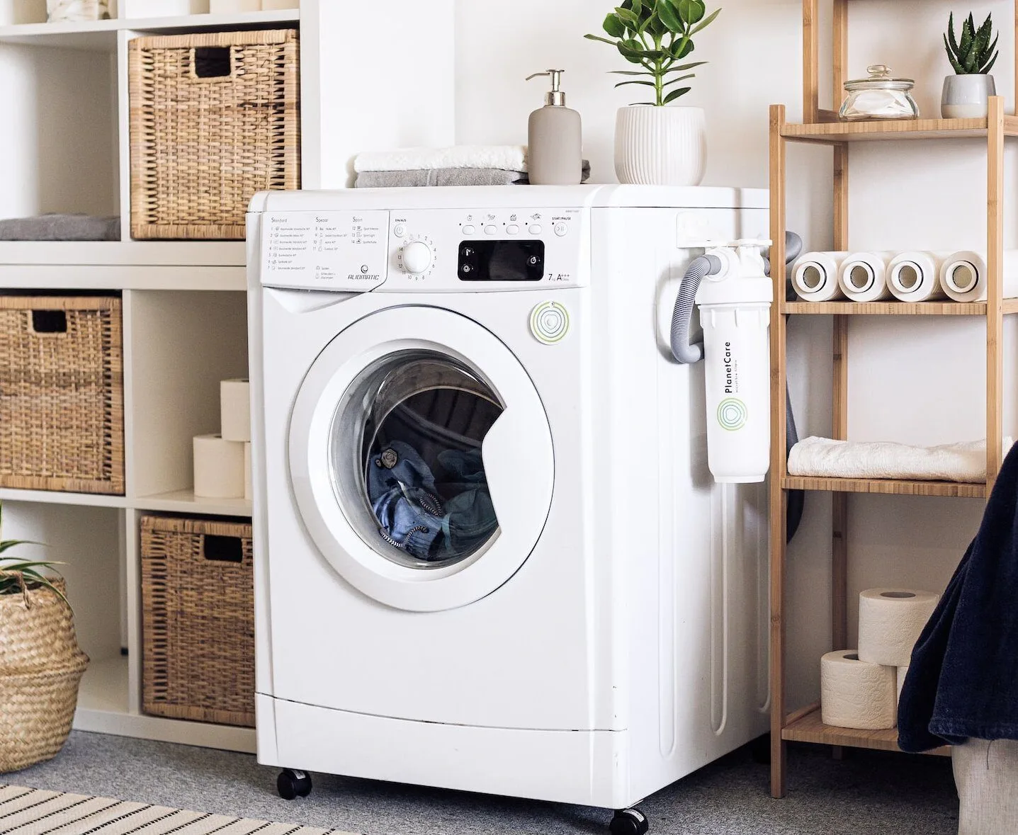 Households with smart meters could be paid for turning off high-energy appliances such as washing machines during peak times to reduce th…