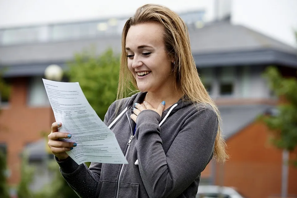 GCSE Leavers: Skip Uni Costs with NHS Apprenticeships – Launch Your Healthcare Career Now!