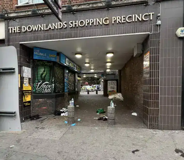 Teen Stabbed in Broad Daylight on Purley’s Brighton Road – Police Hunt Continues