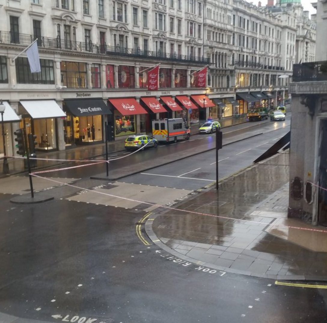 Hamleys Toy Shop London On Lock Down After Suspect Package Found