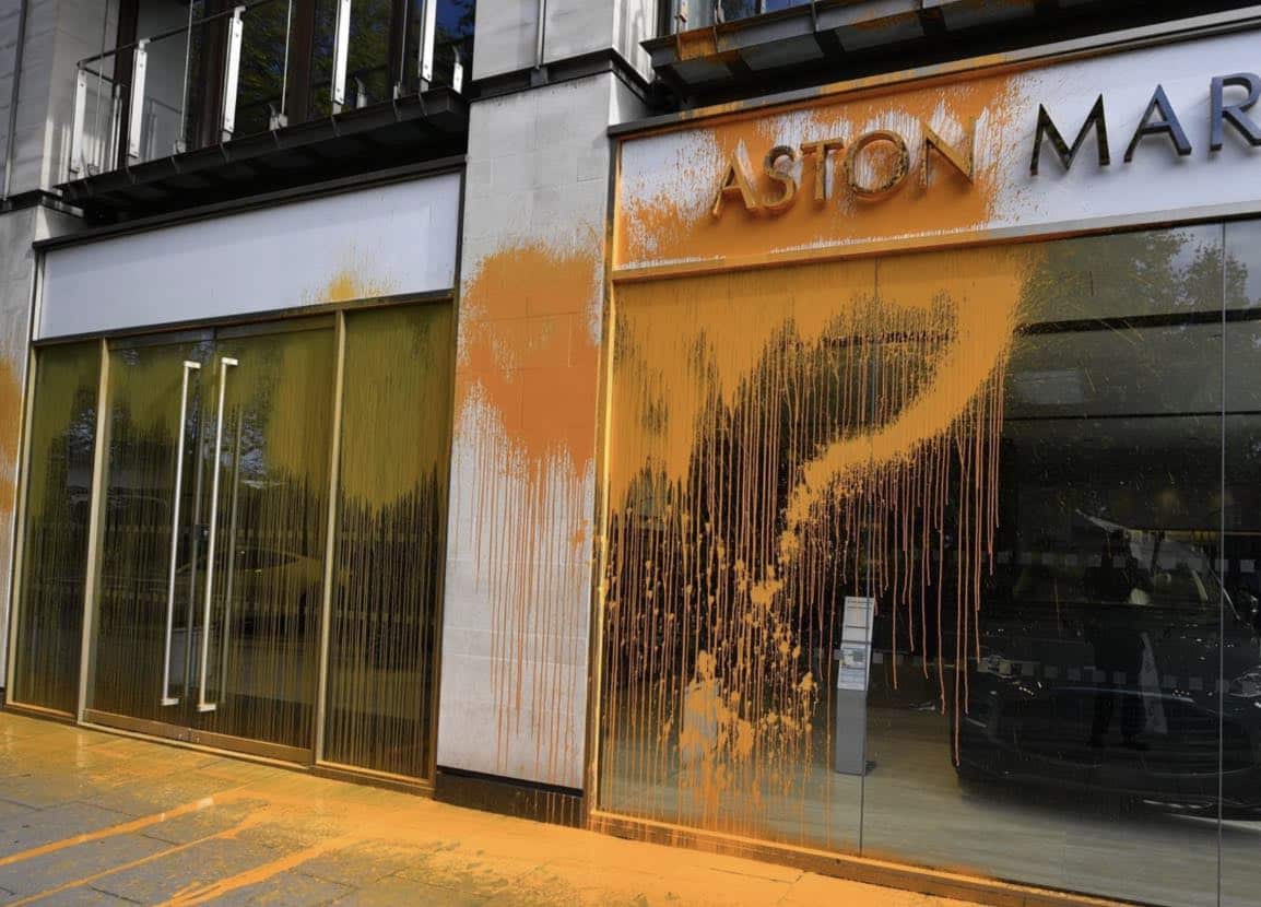 Just Stop Oil Protesters Have Blocked London’s Park Lane And Spray Painted The Front Of A Luxury Car Showroom