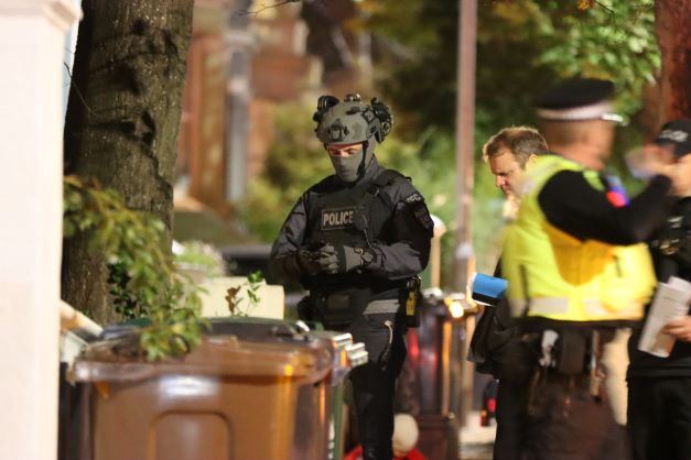 Breaking: Video Of Armed Police Responding To Incident At Five Ways In Brighton