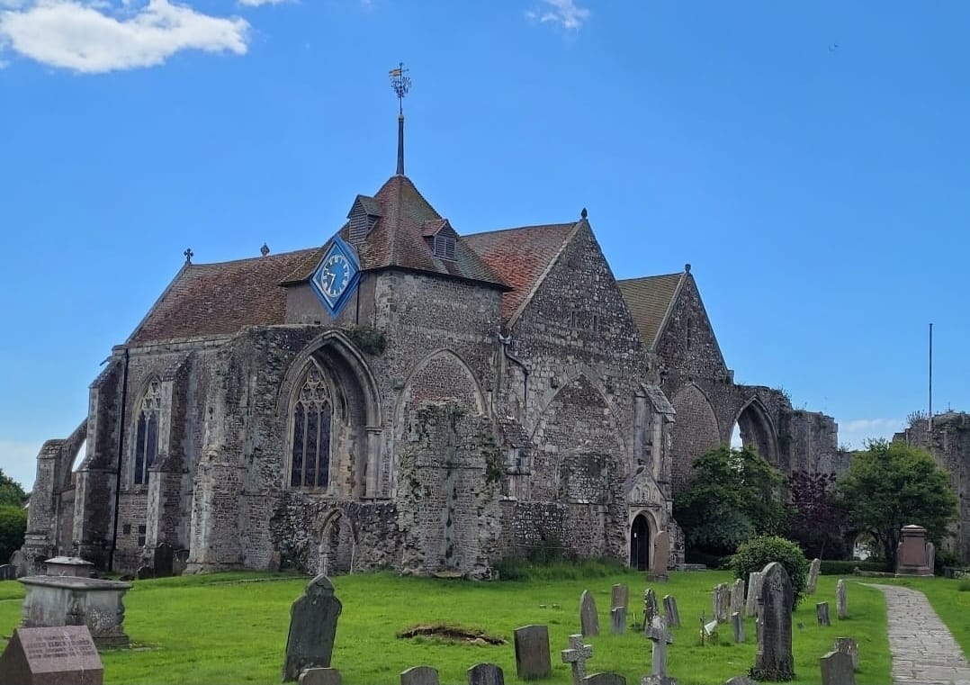 14th C St Thomas At Winchelsea Church Has Been Attacked