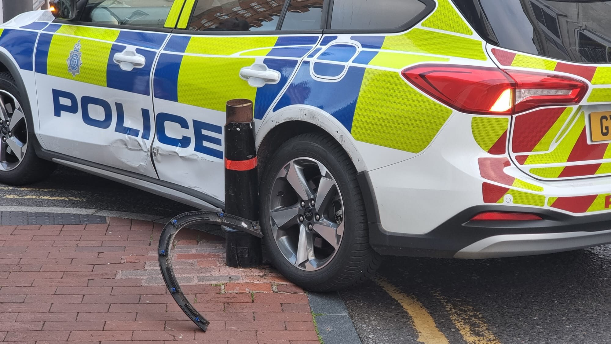 Trafalgar Street Brighton Part Closed After A Police Car Hit A Bollard
