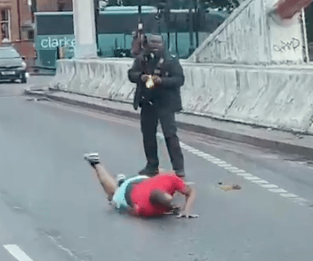 Man Who Threatened Police With Screwdriver On Chelsea Bridge Has Died