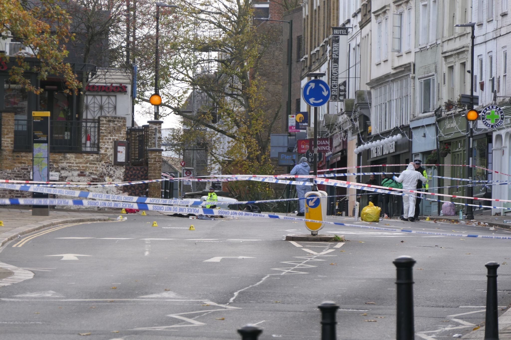 Late Night Brawl Breaks Out On Richmond Bridge Leaving A Man Fighting For His Life