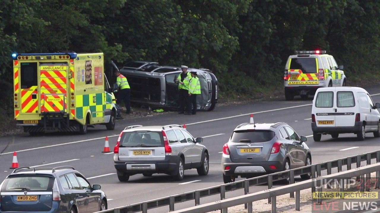 Family  Escape Serious Injury After People Carrier Rolls Over On The M27 Southampton